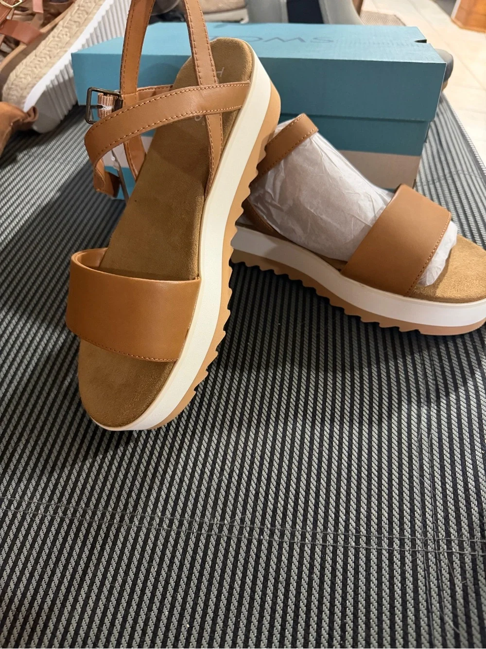 TOMS Women’s Tan Leather Slingback Platform Sandals